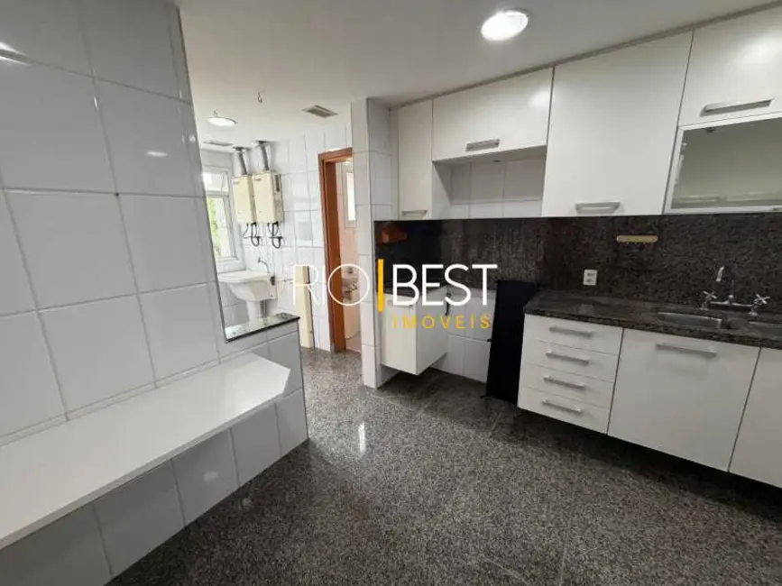 Apartamento com 3 quartos à venda e para alugar, 137m2 em Rio De Janeiro - RJ - imagem 3 Foto 3 de Apartamento com 3 quartos à venda e para alugar, 137m2 em Rio De Janeiro - RJ