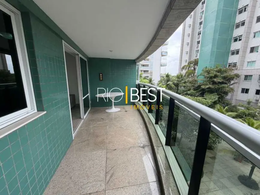 Apartamento com 3 quartos à venda e para alugar, 137m2 em Rio De Janeiro - RJ - imagem 7 Foto 7 de Apartamento com 3 quartos à venda e para alugar, 137m2 em Rio De Janeiro - RJ