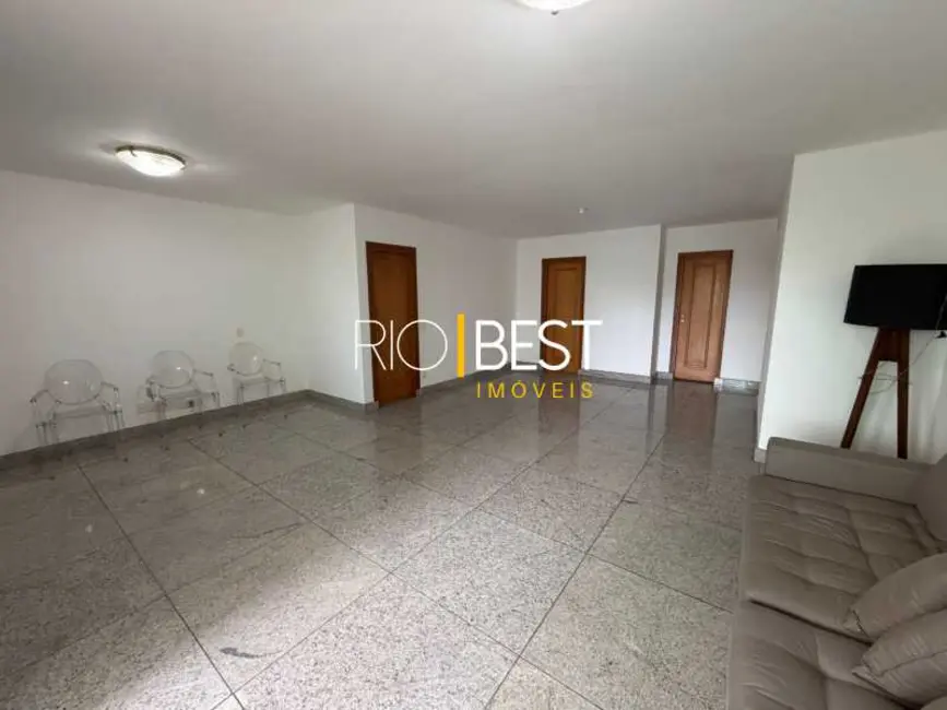 Apartamento com 3 quartos à venda e para alugar, 137m2 em Rio De Janeiro - RJ - imagem 6 Foto 6 de Apartamento com 3 quartos à venda e para alugar, 137m2 em Rio De Janeiro - RJ