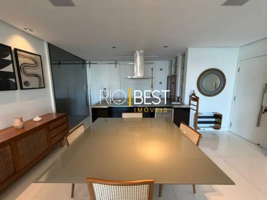 Apartamento com 3 quartos para alugar, 179m2 em Rio De Janeiro - RJ - imagem 3 Foto 3 de Apartamento com 3 quartos para alugar, 179m2 em Rio De Janeiro - RJ