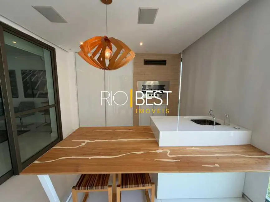 Apartamento com 3 quartos para alugar, 179m2 em Rio De Janeiro - RJ - imagem 7 Foto 7 de Apartamento com 3 quartos para alugar, 179m2 em Rio De Janeiro - RJ