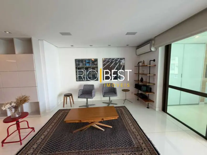 Apartamento com 3 quartos para alugar, 179m2 em Rio De Janeiro - RJ - imagem 8 Foto 8 de Apartamento com 3 quartos para alugar, 179m2 em Rio De Janeiro - RJ