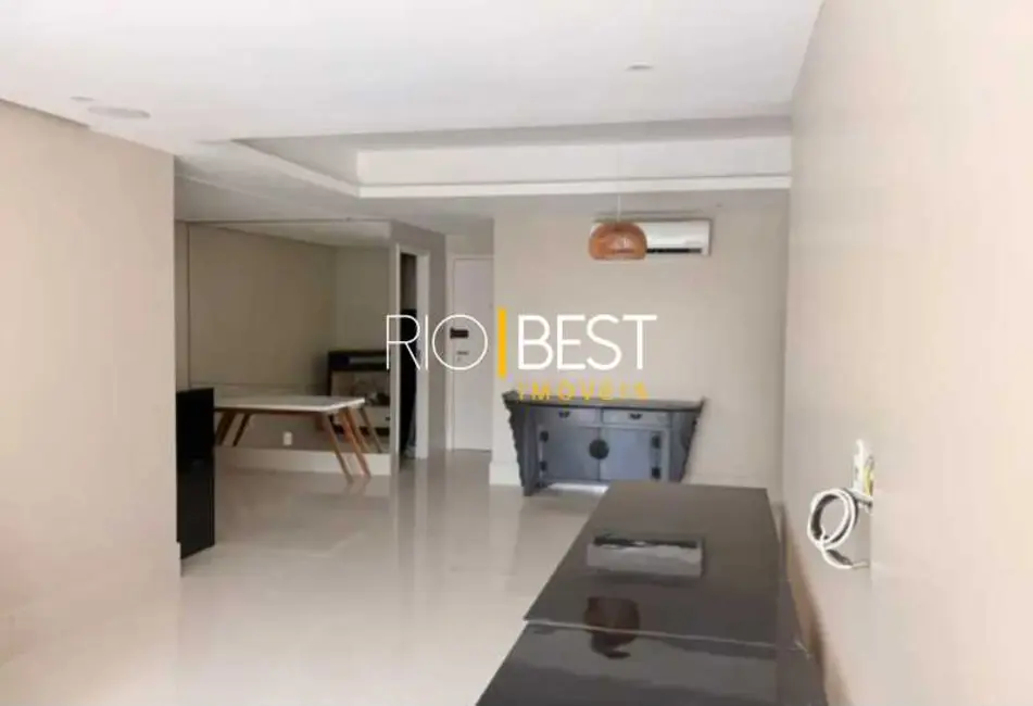Apartamento com 4 quartos para alugar, 151m2 em Rio De Janeiro - RJ - imagem 3 Foto 3 de Apartamento com 4 quartos para alugar, 151m2 em Rio De Janeiro - RJ