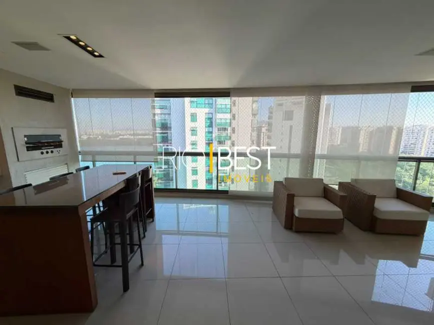 Apartamento com 4 quartos para alugar, 230m2 em Rio De Janeiro - RJ - imagem 6 Foto 6 de Apartamento com 4 quartos para alugar, 230m2 em Rio De Janeiro - RJ