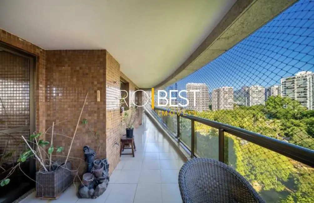 Apartamento com 4 quartos à venda, 150m2 em Rio De Janeiro - RJ - imagem 2 Foto 2 de Apartamento com 4 quartos à venda, 150m2 em Rio De Janeiro - RJ