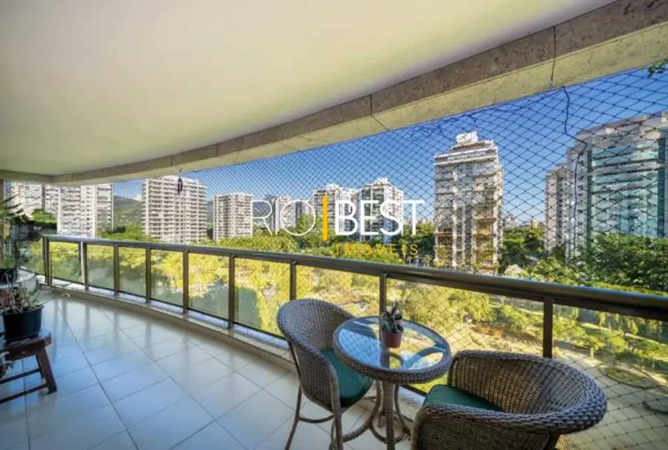 Apartamento com 4 quartos à venda, 150m2 em Rio De Janeiro - RJ - imagem 1 Foto 1 de Apartamento com 4 quartos à venda, 150m2 em Rio De Janeiro - RJ