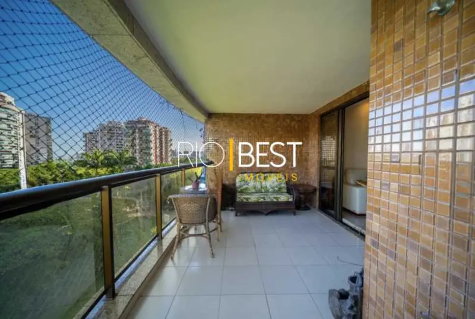Apartamento com 4 quartos à venda, 150m2 em Rio De Janeiro - RJ - imagem 3 Foto 3 de Apartamento com 4 quartos à venda, 150m2 em Rio De Janeiro - RJ