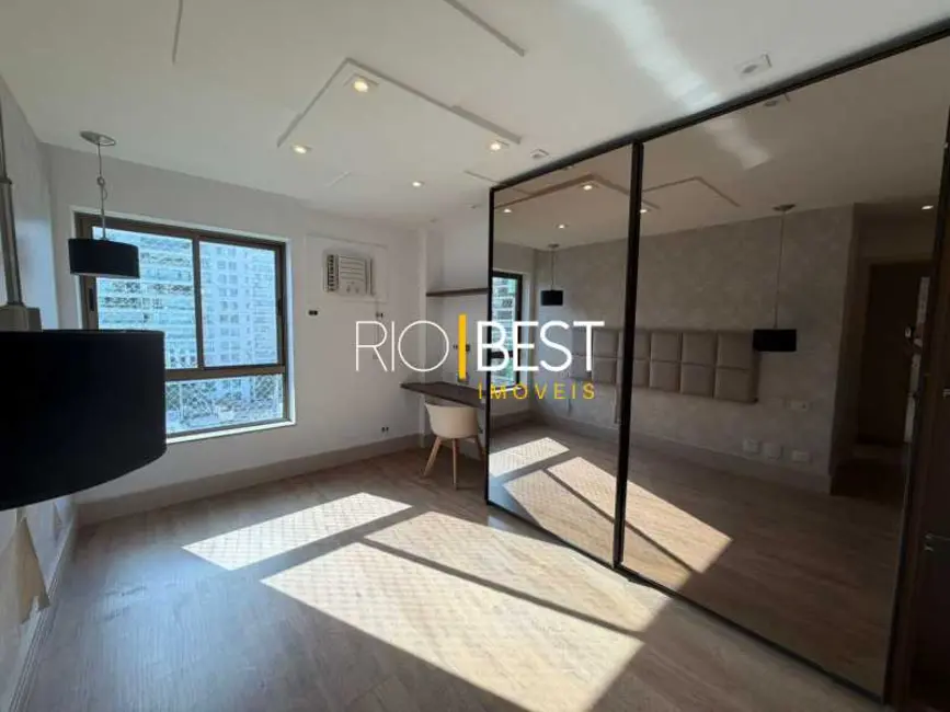 Apartamento com 4 quartos à venda, 150m2 em Rio De Janeiro - RJ - imagem 7 Foto 7 de Apartamento com 4 quartos à venda, 150m2 em Rio De Janeiro - RJ