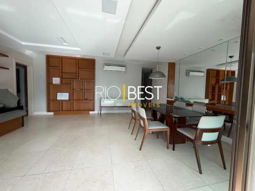 Apartamento com 4 quartos à venda, 150m2 em Rio De Janeiro - RJ - imagem 3 Foto 3 de Apartamento com 4 quartos à venda, 150m2 em Rio De Janeiro - RJ