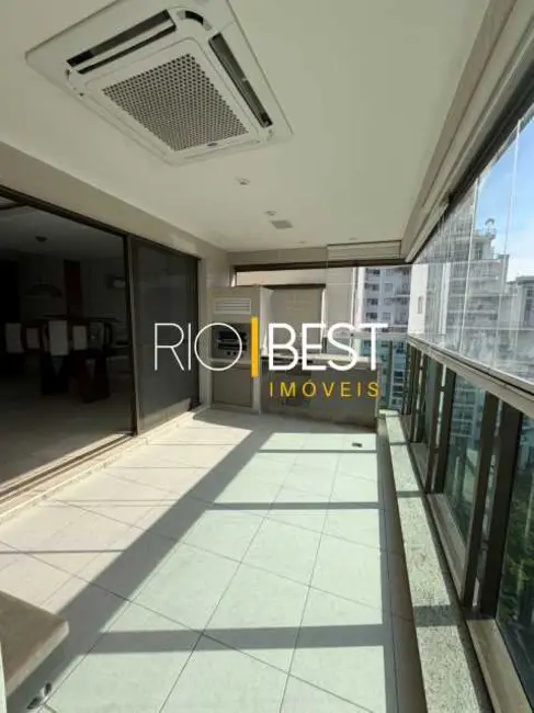 Apartamento com 4 quartos à venda, 150m2 em Rio De Janeiro - RJ - imagem 2 Foto 2 de Apartamento com 4 quartos à venda, 150m2 em Rio De Janeiro - RJ