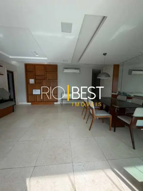 Apartamento com 4 quartos à venda, 150m2 em Rio De Janeiro - RJ - imagem 4 Foto 4 de Apartamento com 4 quartos à venda, 150m2 em Rio De Janeiro - RJ