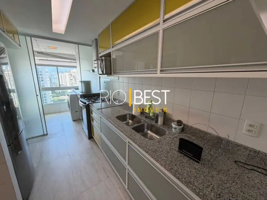 Apartamento com 4 quartos para alugar, 155m2 em Rio De Janeiro - RJ - imagem 8 Foto 8 de Apartamento com 4 quartos para alugar, 155m2 em Rio De Janeiro - RJ