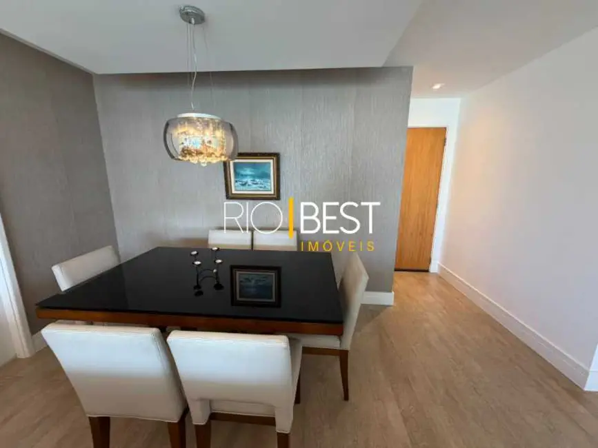 Apartamento com 4 quartos para alugar, 155m2 em Rio De Janeiro - RJ - imagem 5 Foto 5 de Apartamento com 4 quartos para alugar, 155m2 em Rio De Janeiro - RJ