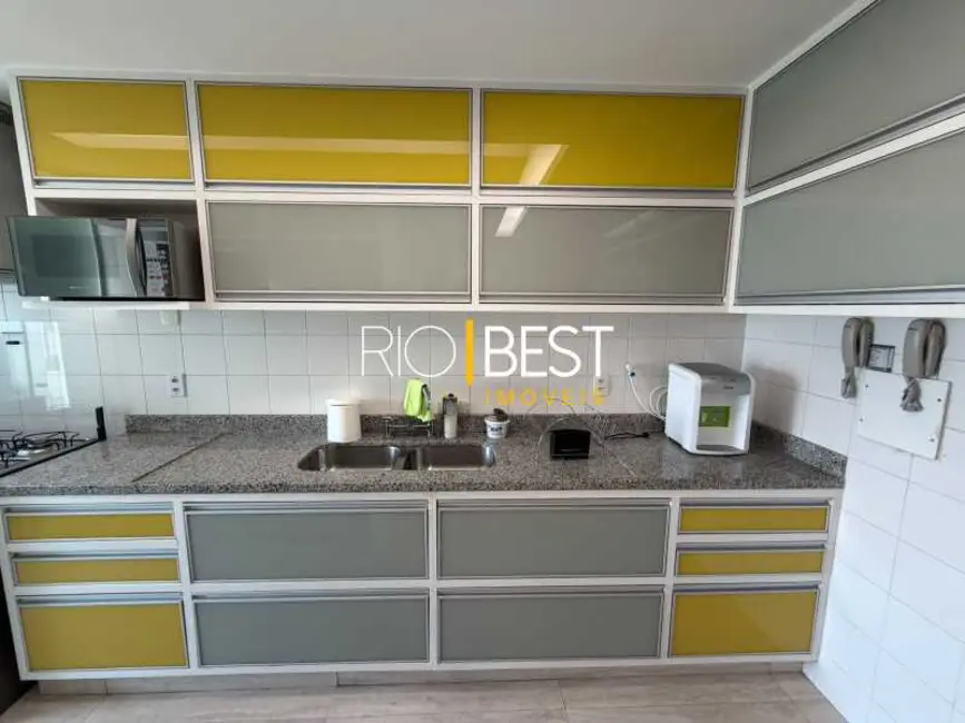 Apartamento com 4 quartos para alugar, 155m2 em Rio De Janeiro - RJ - imagem 9 Foto 9 de Apartamento com 4 quartos para alugar, 155m2 em Rio De Janeiro - RJ