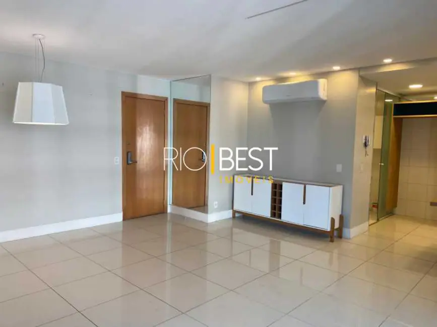 Foto 3 de Apartamento com 2 quartos para alugar, 100m2 em Rio De Janeiro - RJ