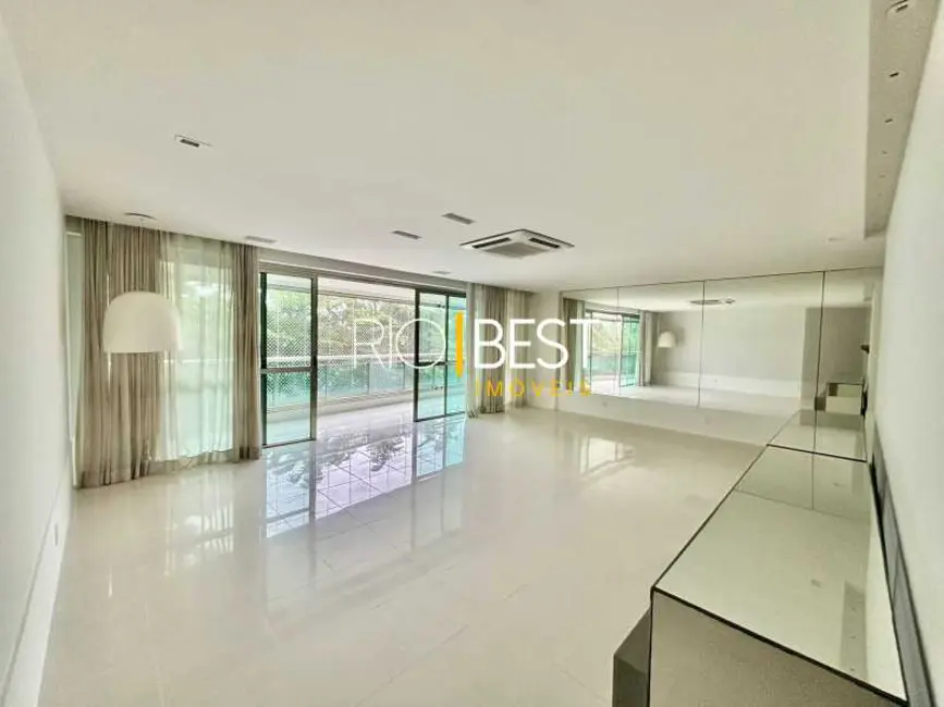 Foto 1 de Apartamento com 4 quartos à venda e para alugar, 256m2 em Rio De Janeiro - RJ
