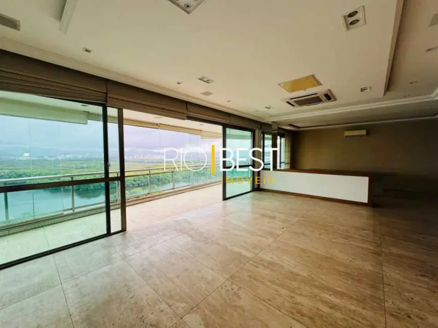 Cobertura com 4 quartos à venda, 500m2 em Rio De Janeiro - RJ - imagem 3 Foto 3 de Cobertura com 4 quartos à venda, 500m2 em Rio De Janeiro - RJ