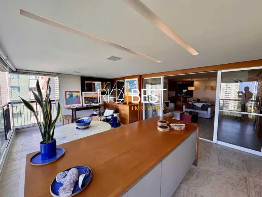Foto 3 de Apartamento com 3 quartos para alugar, 193m2 em Rio De Janeiro - RJ