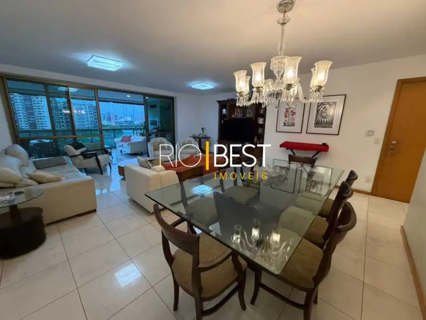 Apartamento com 4 quartos à venda, 180m2 em Rio De Janeiro - RJ - imagem 5 Foto 5 de Apartamento com 4 quartos à venda, 180m2 em Rio De Janeiro - RJ