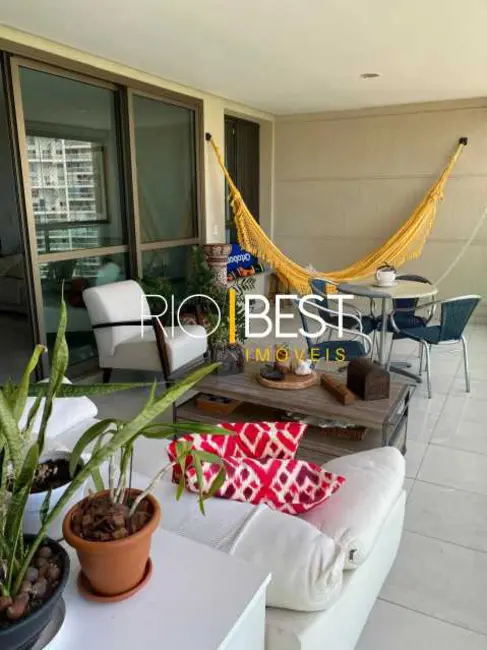 Apartamento com 4 quartos à venda, 180m2 em Rio De Janeiro - RJ - imagem 4 Foto 4 de Apartamento com 4 quartos à venda, 180m2 em Rio De Janeiro - RJ