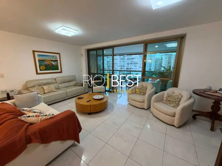 Apartamento com 4 quartos à venda, 180m2 em Rio De Janeiro - RJ - imagem 9 Foto 9 de Apartamento com 4 quartos à venda, 180m2 em Rio De Janeiro - RJ