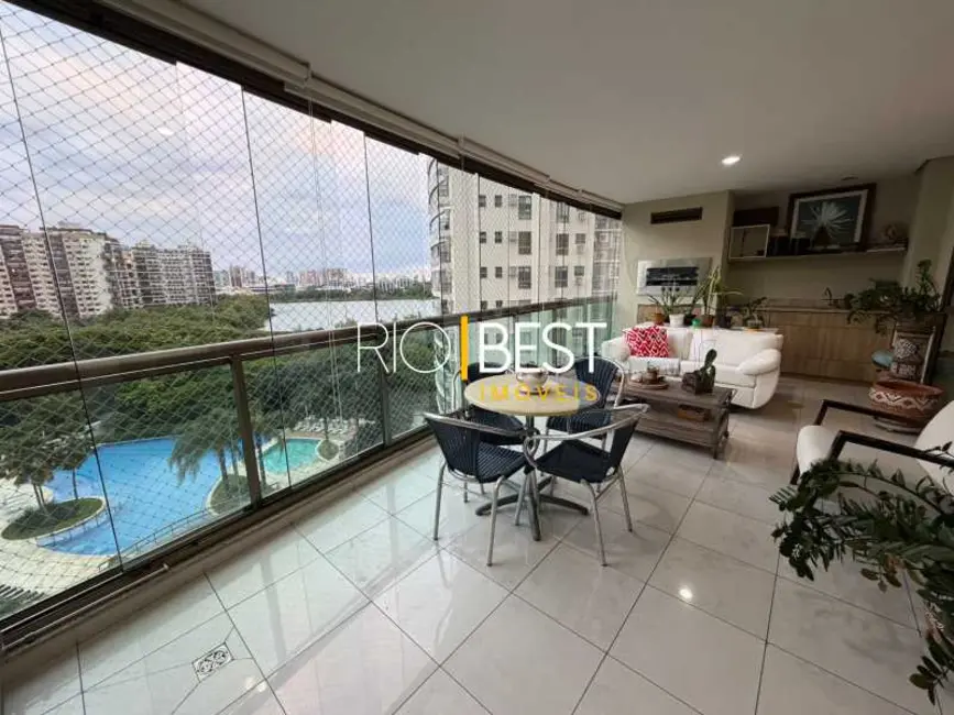 Apartamento com 4 quartos à venda, 180m2 em Rio De Janeiro - RJ - imagem 1 Foto 1 de Apartamento com 4 quartos à venda, 180m2 em Rio De Janeiro - RJ