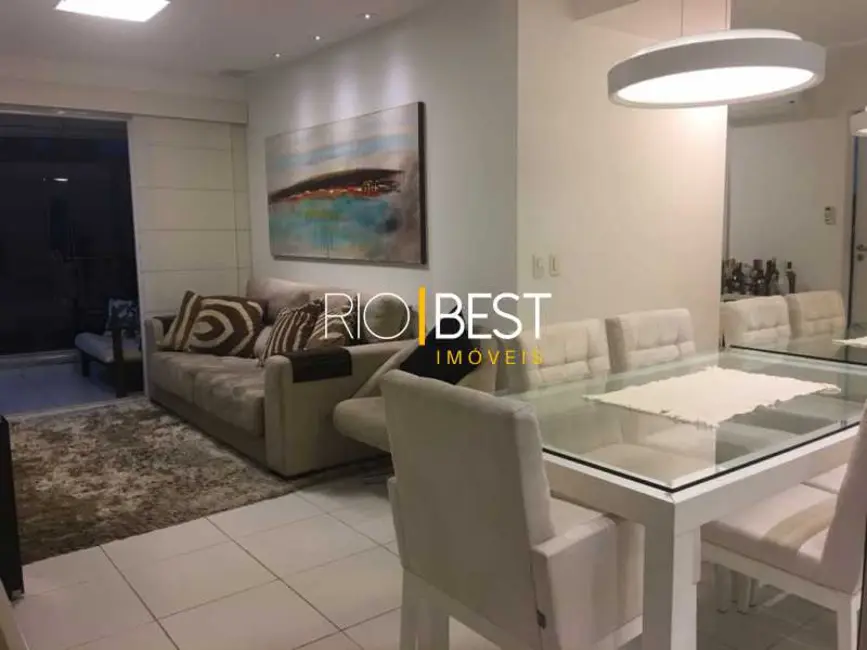 Foto 3 de Apartamento com 2 quartos para alugar, 80m2 em Rio De Janeiro - RJ