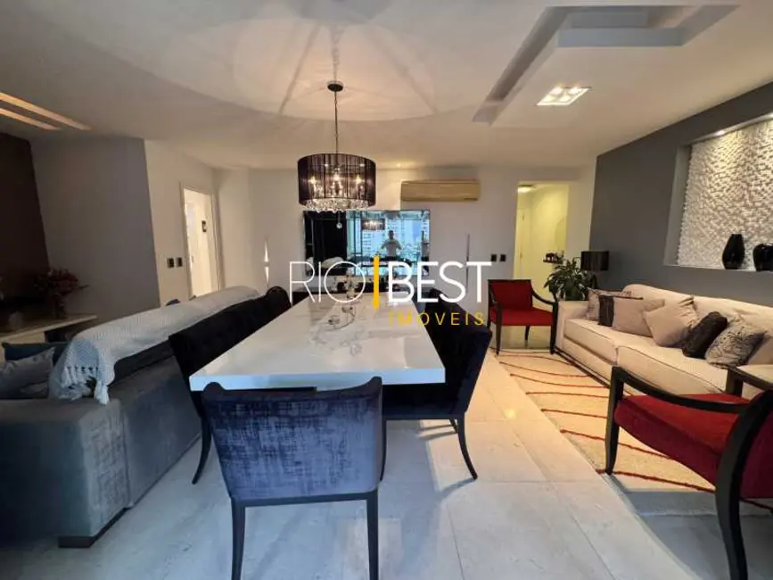 Apartamento com 3 quartos à venda, 140m2 em Rio De Janeiro - RJ - imagem 4 Foto 4 de Apartamento com 3 quartos à venda, 140m2 em Rio De Janeiro - RJ