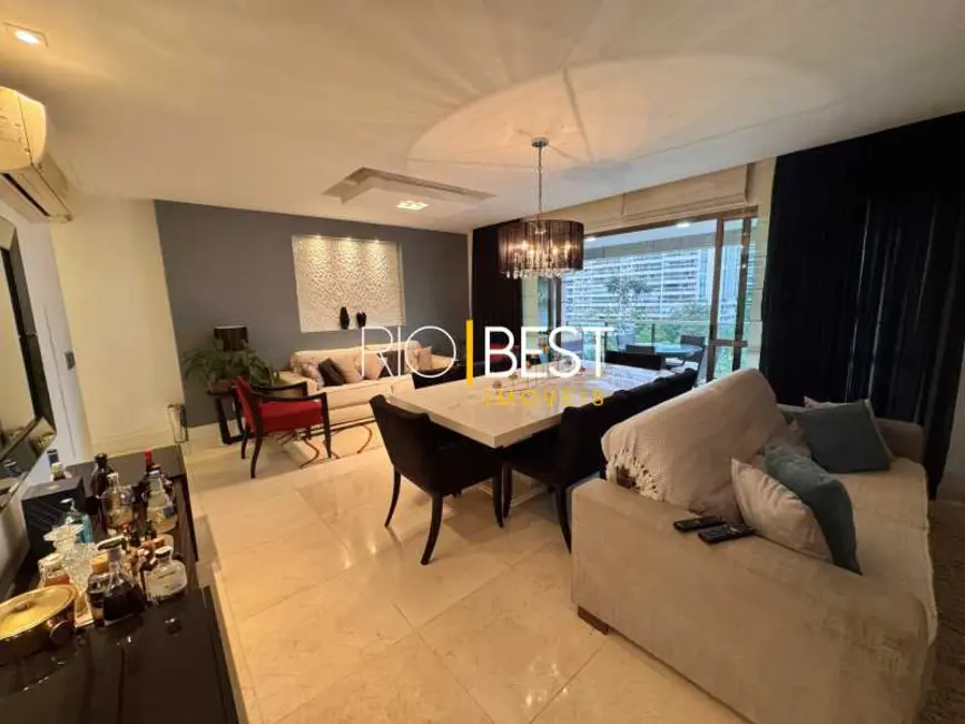 Apartamento com 3 quartos à venda, 140m2 em Rio De Janeiro - RJ - imagem 3 Foto 3 de Apartamento com 3 quartos à venda, 140m2 em Rio De Janeiro - RJ
