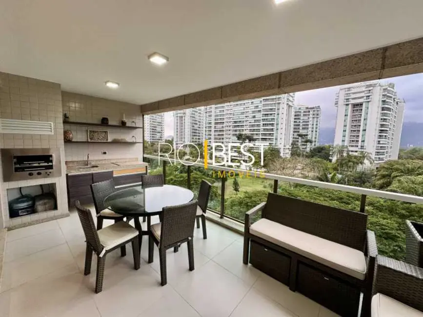 Apartamento com 3 quartos à venda, 140m2 em Rio De Janeiro - RJ - imagem 7 Foto 7 de Apartamento com 3 quartos à venda, 140m2 em Rio De Janeiro - RJ