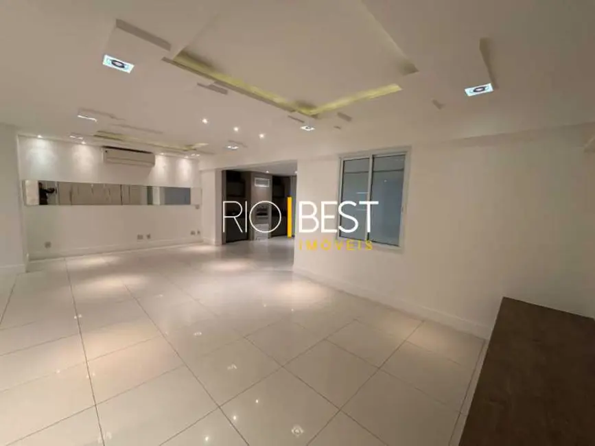 Foto 3 de Apartamento com 3 quartos para alugar, 160m2 em Rio De Janeiro - RJ