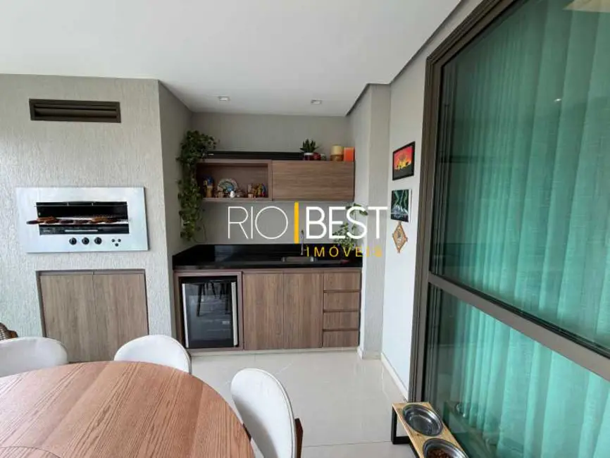 Apartamento com 4 quartos à venda, 179m2 em Rio De Janeiro - RJ - imagem 3 Foto 3 de Apartamento com 4 quartos à venda, 179m2 em Rio De Janeiro - RJ