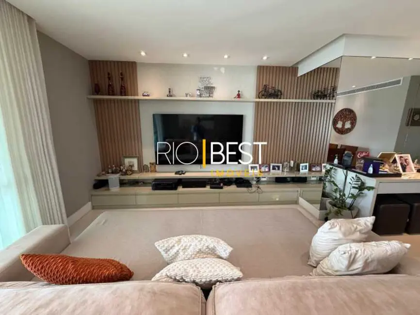 Apartamento com 4 quartos à venda, 179m2 em Rio De Janeiro - RJ - imagem 5 Foto 5 de Apartamento com 4 quartos à venda, 179m2 em Rio De Janeiro - RJ