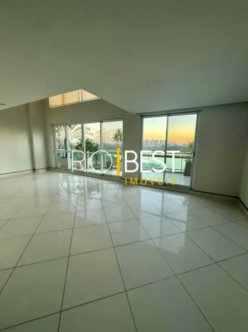 Apartamento com 4 quartos à venda e para alugar, 227m2 em Rio De Janeiro - RJ - imagem 2 Foto 2 de Apartamento com 4 quartos à venda e para alugar, 227m2 em Rio De Janeiro - RJ