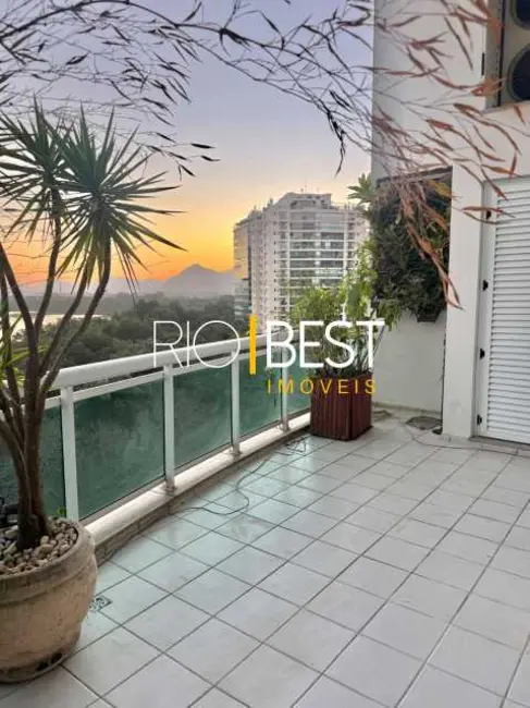 Apartamento com 4 quartos à venda e para alugar, 227m2 em Rio De Janeiro - RJ - imagem 8 Foto 8 de Apartamento com 4 quartos à venda e para alugar, 227m2 em Rio De Janeiro - RJ