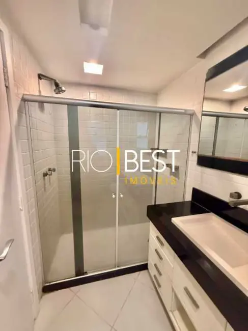 Apartamento com 4 quartos à venda e para alugar, 227m2 em Rio De Janeiro - RJ - imagem 4 Foto 4 de Apartamento com 4 quartos à venda e para alugar, 227m2 em Rio De Janeiro - RJ