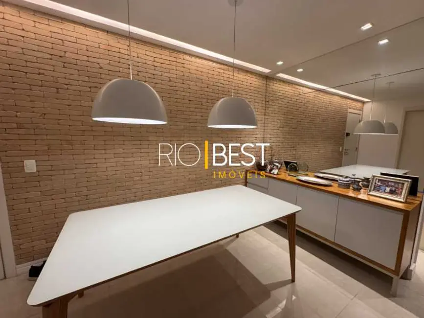 Apartamento com 3 quartos à venda, 155m2 em Rio De Janeiro - RJ - imagem 5 Foto 5 de Apartamento com 3 quartos à venda, 155m2 em Rio De Janeiro - RJ