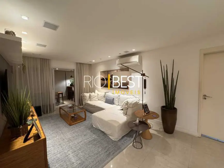 Apartamento com 3 quartos à venda, 155m2 em Rio De Janeiro - RJ - imagem 4 Foto 4 de Apartamento com 3 quartos à venda, 155m2 em Rio De Janeiro - RJ