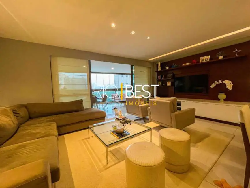 Foto 6 de Apartamento com 4 quartos para alugar, 180m2 em Rio De Janeiro - RJ