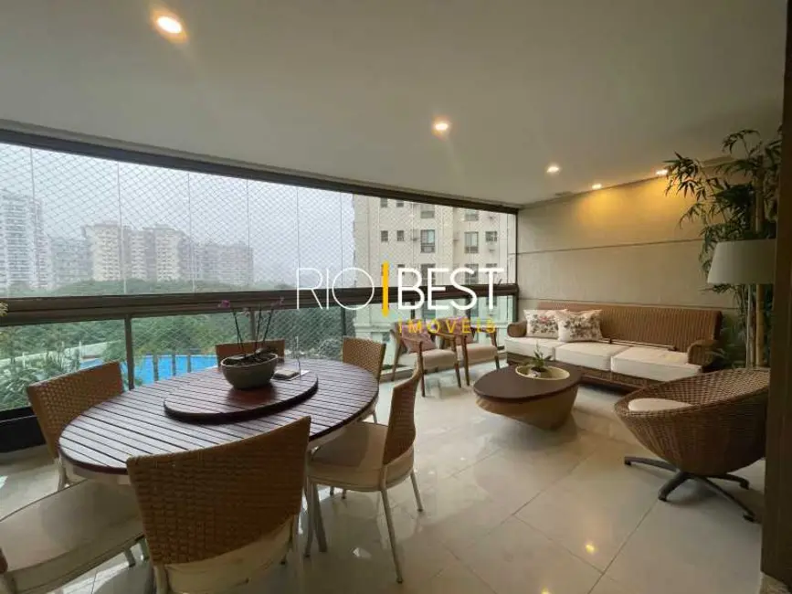 Foto 8 de Apartamento com 4 quartos para alugar, 180m2 em Rio De Janeiro - RJ
