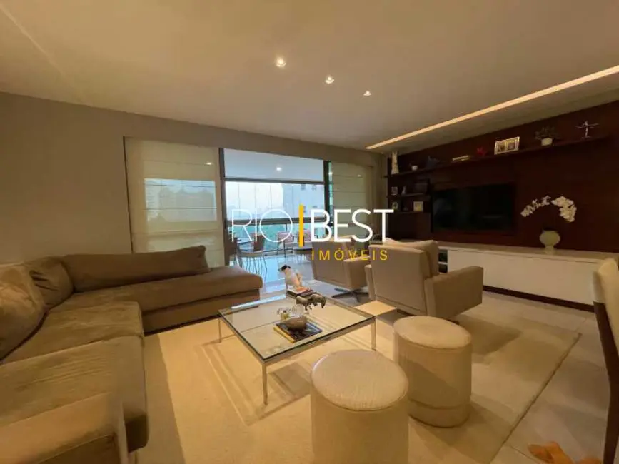 Foto 5 de Apartamento com 4 quartos para alugar, 180m2 em Rio De Janeiro - RJ