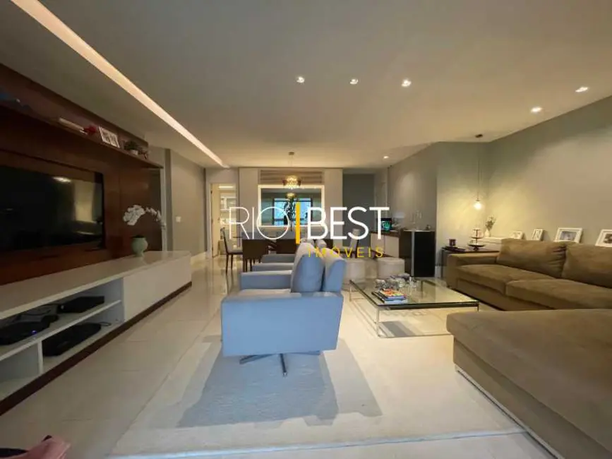 Foto 9 de Apartamento com 4 quartos para alugar, 180m2 em Rio De Janeiro - RJ