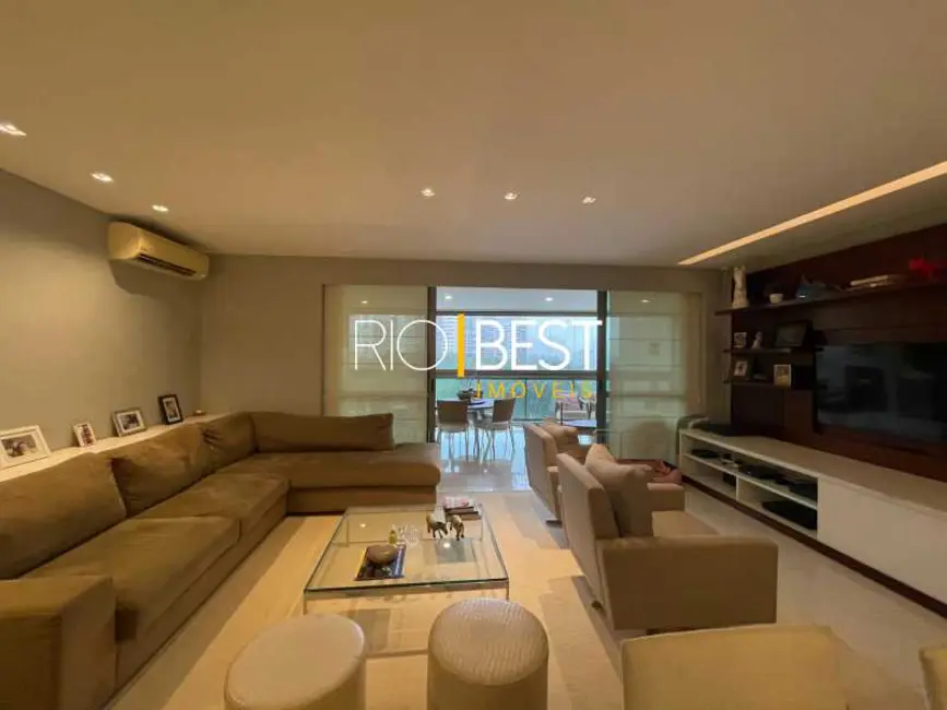 Foto 4 de Apartamento com 4 quartos para alugar, 180m2 em Rio De Janeiro - RJ