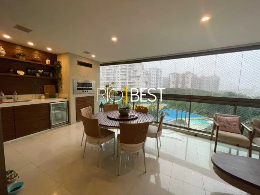 Foto 7 de Apartamento com 4 quartos para alugar, 180m2 em Rio De Janeiro - RJ