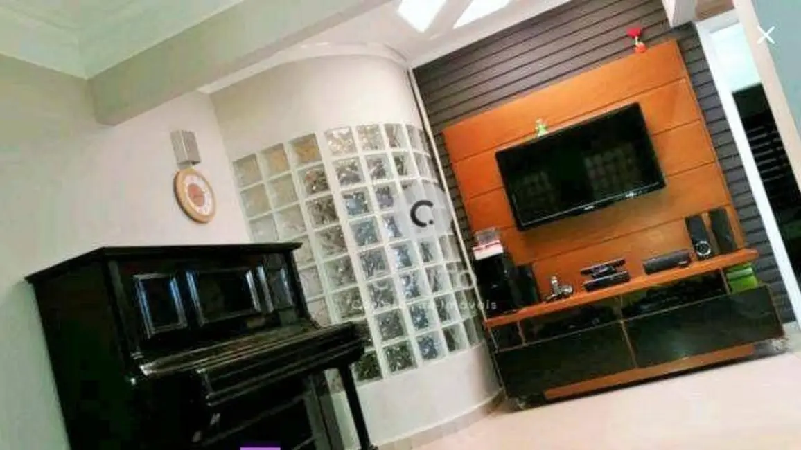 Casa com 3 quartos à venda, 250m2 em Jardim Santa Genebra, Campinas - SP - imagem 3 Foto 3 de Casa com 3 quartos à venda, 250m2 em Jardim Santa Genebra, Campinas - SP