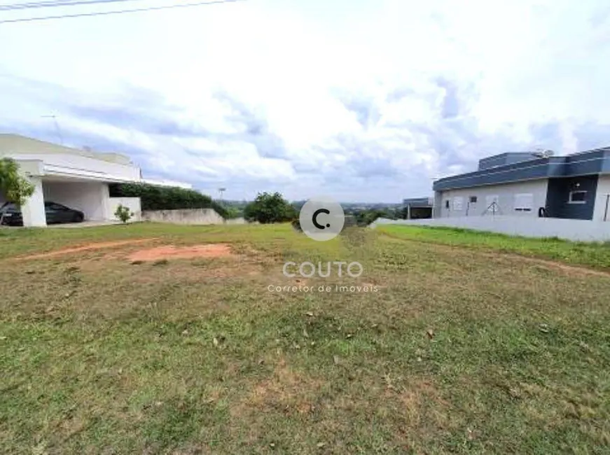 Foto 1 de Terreno / Lote à venda, 1300m2 em Salto - SP