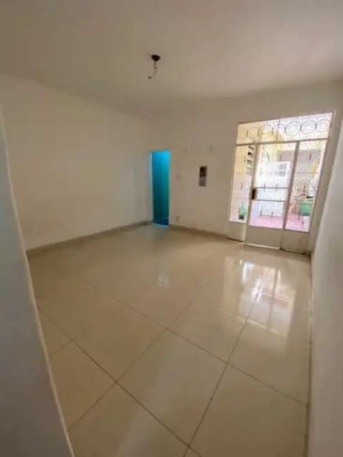 Casa com 3 quartos para alugar, 200m2 em Rio De Janeiro - RJ - imagem 2 Foto 2 de Casa com 3 quartos para alugar, 200m2 em Rio De Janeiro - RJ