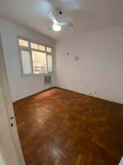 Casa com 3 quartos para alugar, 200m2 em Rio De Janeiro - RJ - imagem 6 Foto 6 de Casa com 3 quartos para alugar, 200m2 em Rio De Janeiro - RJ