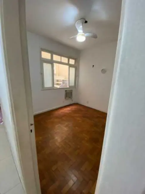 Casa com 3 quartos para alugar, 200m2 em Rio De Janeiro - RJ - imagem 1 Foto 1 de Casa com 3 quartos para alugar, 200m2 em Rio De Janeiro - RJ