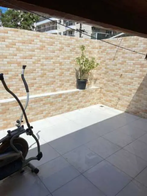 Casa com 3 quartos para alugar, 200m2 em Rio De Janeiro - RJ - imagem 9 Foto 9 de Casa com 3 quartos para alugar, 200m2 em Rio De Janeiro - RJ